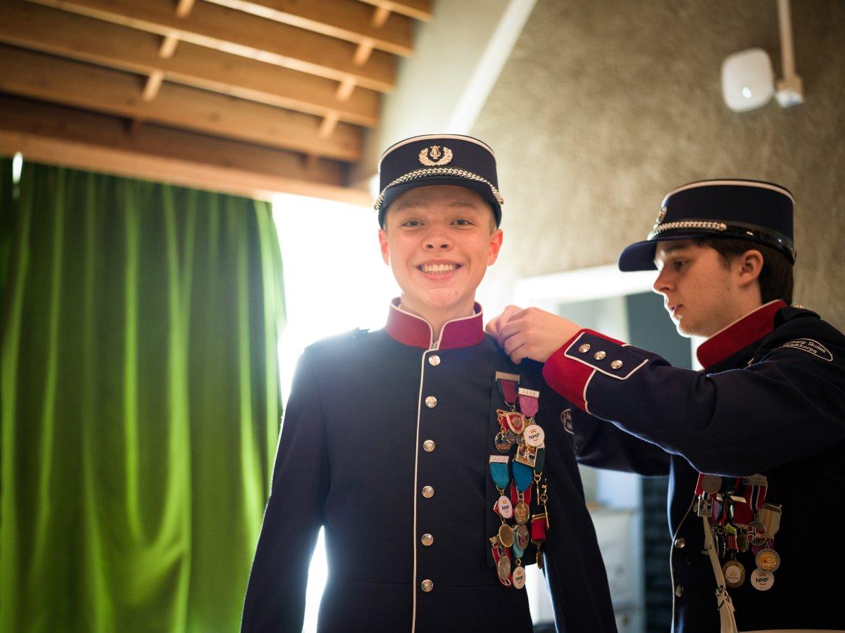 Vil du begynne å spille med oss?